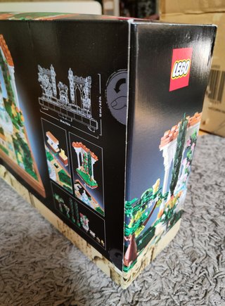 LEGO 10359 Gardens of the World Fountain Garden