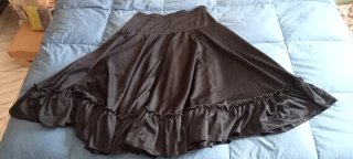 Falda de baile negra con volantes