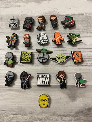 Pines/Jibbitz/Charms Bebe Yoda para Crocs