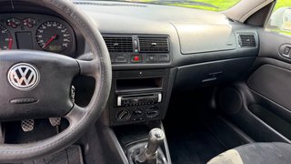 VW Golf 2000 1.4i 136000kms 2450