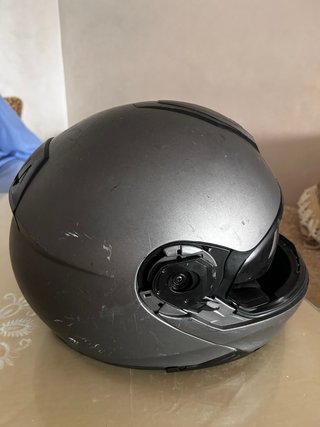 Casco de moto gris