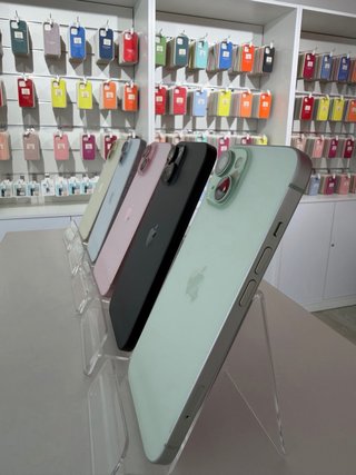 iPhone 15 128GB - Exposición - EXCELENTE