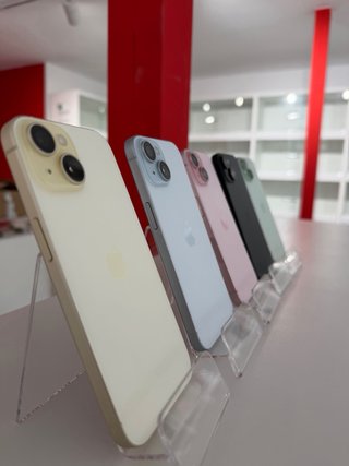 iPhone 15 128GB - Exposición - EXCELENTE