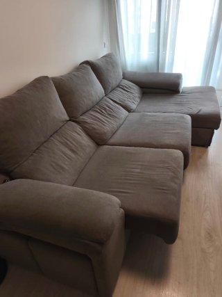 Divano chaise longue grigio in tessuto