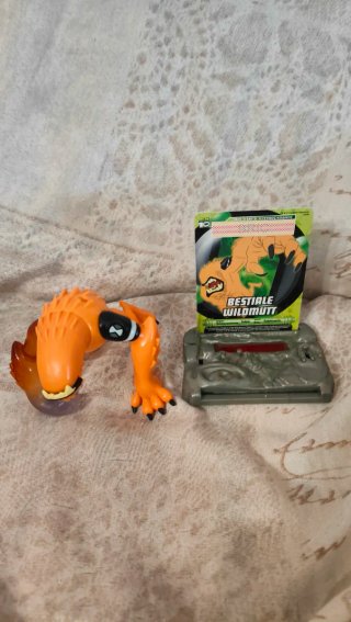 Ben 10 Bestiale + Carta