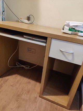 Escritorio madera con cajón y bandeja