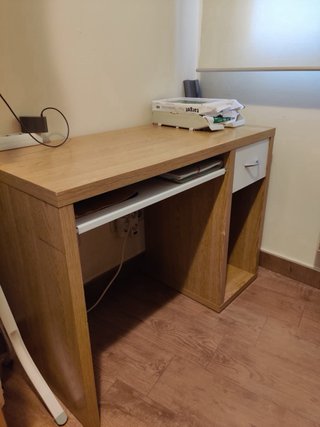 Escritorio madera con cajón y bandeja