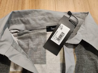 Camiseta Tentazioni geométrica cuello camisero S