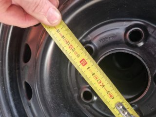 Neumático 185/65 R15 con llanta