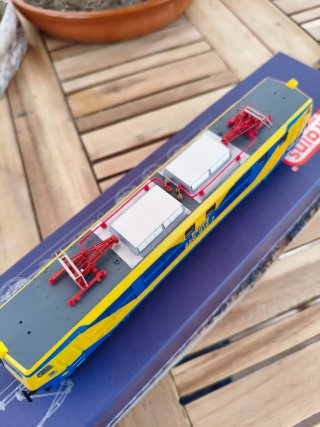 Locomotora 250.032-0 Amarillo/Gris