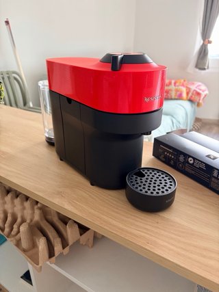 Cafetera Nespresso Vertuo Pop Roja + CAFE
