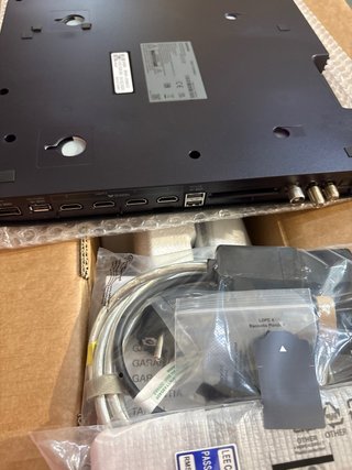One connet de  Samsung OLED S95FA