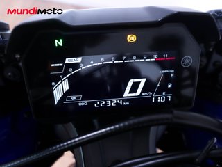 YAMAHA R7
