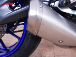 YAMAHA R7