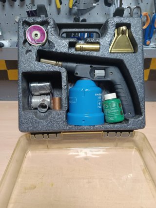 Soldador de gas con accesorios