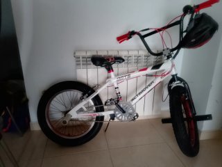 Bicicleta BMX Actimover Blanca y Roja