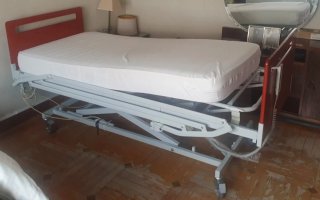 Cama articulada eléctrica hospitalaria