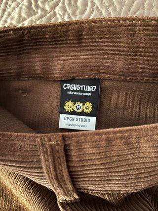 Pantalón ancho pana CPGN Studio marrón