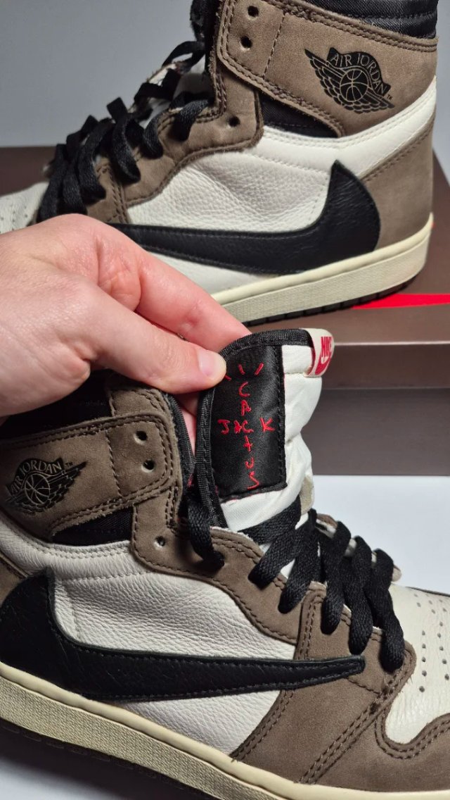 Air Jordan 1 High X Travis Scott Mocha