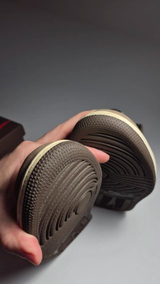 Air Jordan 1 High X Travis Scott Mocha
