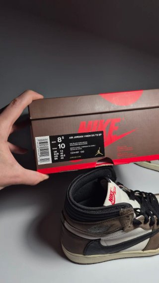 Air Jordan 1 High X Travis Scott Mocha