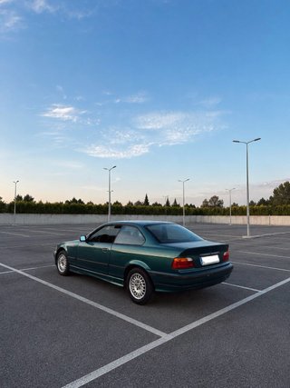 BMW E36 coupe