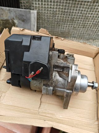 Pompa Lucas Mercedes w 202 6040700201  ER0053