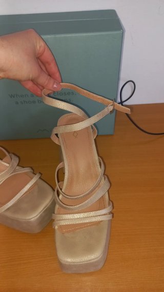 Sandalias Mim tacón dorado