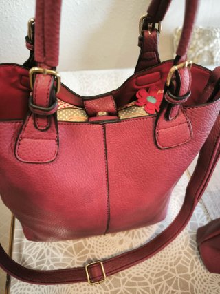Bolso polipiel color burdeos nuevo