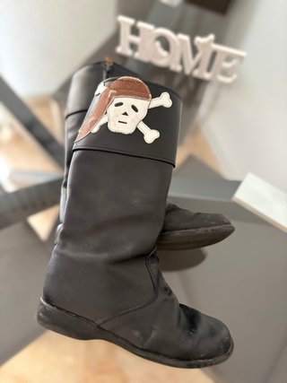 Botas pirata calavera numero 31