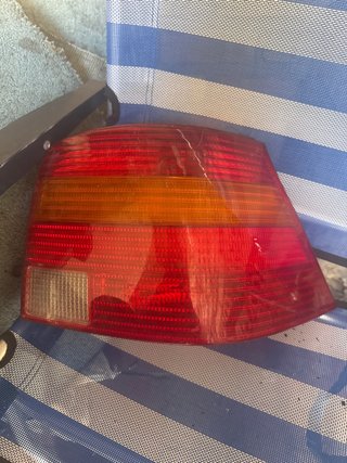Faro trasero derecho Golf 4