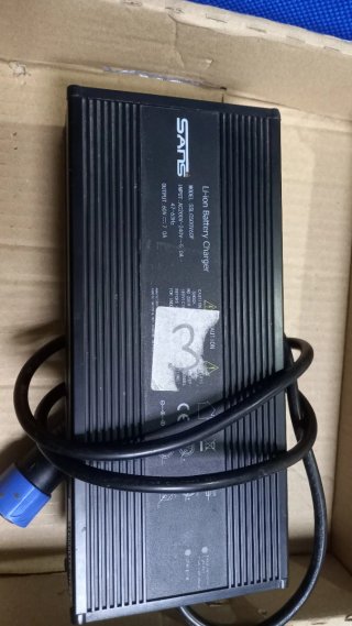 Cargador Batería Li-ion SANS 60V 7A