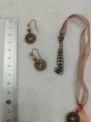 Conjunto bisutería collar y pendientes