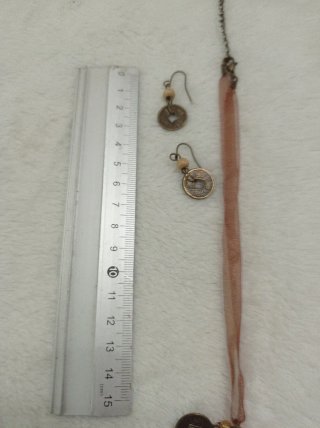 Conjunto bisutería collar y pendientes