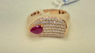 Anillo oro 18k  rubí con diamantes