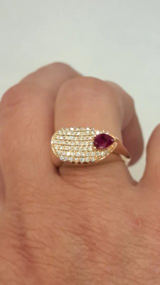 Anillo oro 18k  rubí con diamantes