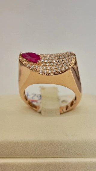 Anillo oro 18k  rubí con diamantes