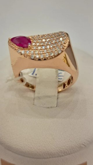 Anillo oro 18k  rubí con diamantes