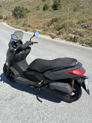 Yamaha X-Max 125