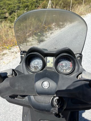 Yamaha X-Max 125