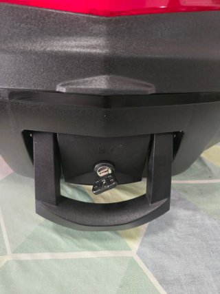 Baul Yamaha maleta moto topcase cofre top case