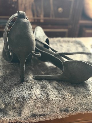 Zapatos de tacón negro