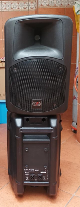 2 Altavoces DAS DR-108.   PASIVOS.  150W