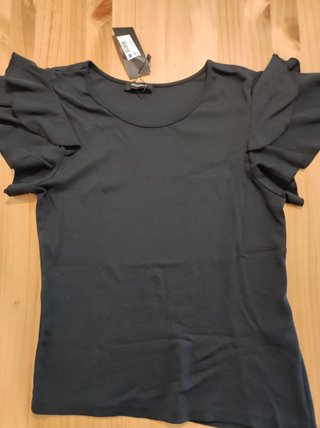 Camiseta Tentazioni negra volantes mangas