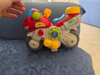 Moto giocattolo per bambini clementoni