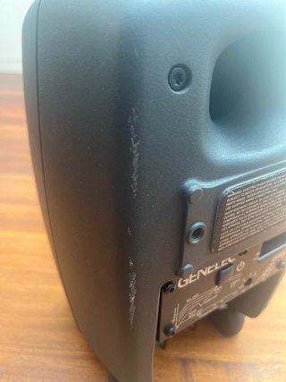 Genelec 8020D Monitor Bi-Amplificado
