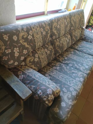 Conjunto sofá y sillón tela floral