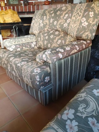 Conjunto sofá y sillón tela floral