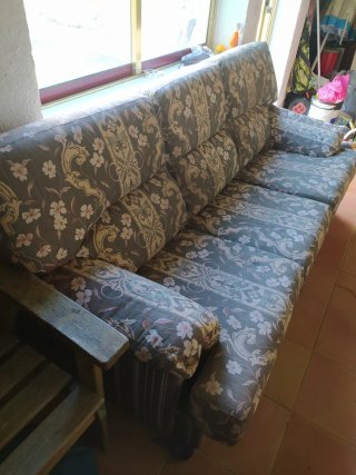 Conjunto sofá y sillón tela floral