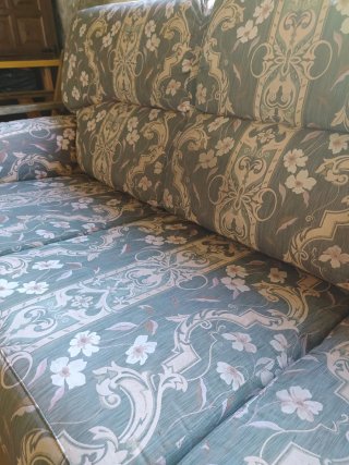Conjunto sofá y sillón tela floral